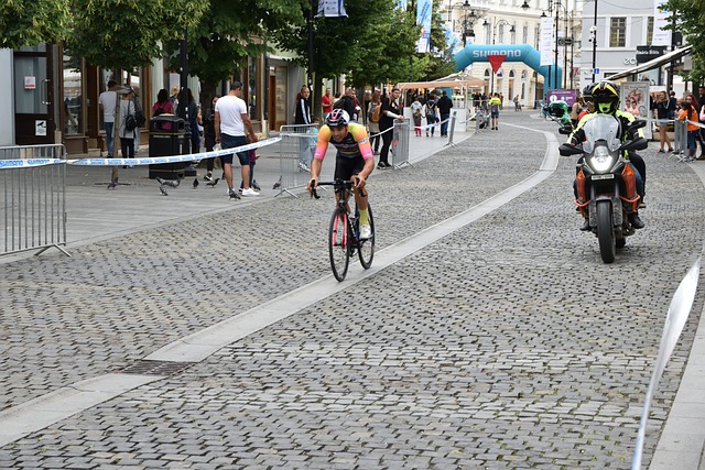 港澳居民“北上”!途经珠海公路口岸港澳单牌车突破500万辆次.